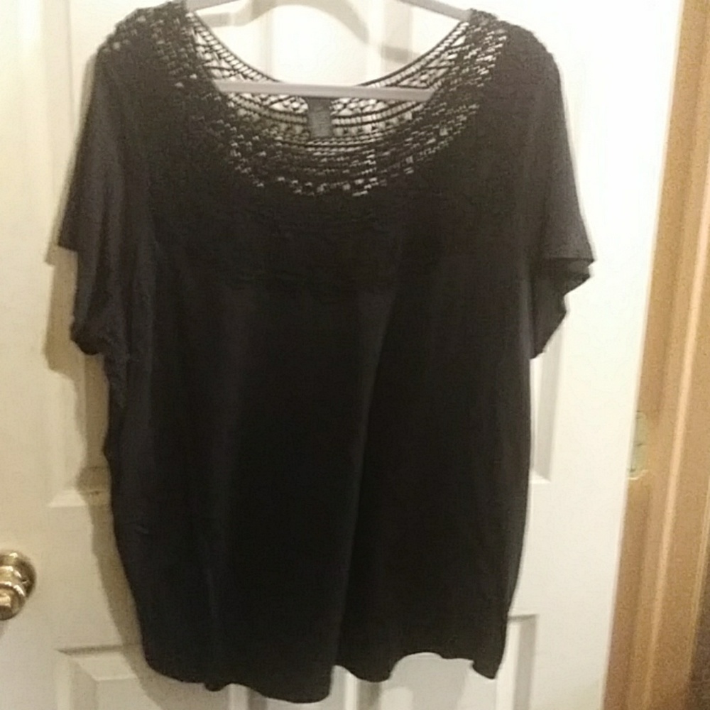 Black lace tee